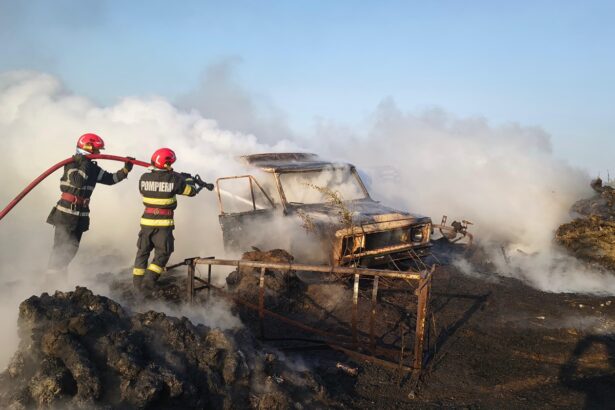 incendiu puternic de vegetatie uscata in babadag un aro mistuit de flacari pompierii au reusit sa salveze utilajele agricole 685311a02ec08