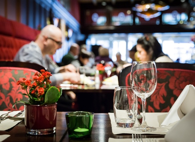 București, într-un clasament al orașelor din lume unde poți lua cina târziu. Orașele cu cele mai devreme închideri ale restaurantelor. 1 inedit bucuresti intr un clasament al oraselor din lume unde poti lua cina tarziu orasele unde restaurantele trag obloanele cel mai devreme 68557fdb44a64