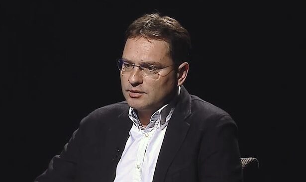 interviu dan manolescu traim bine pe credit dar suntem in recesiune mascata trebuie sa creasca taxele existente pentru ca am majorat pensiile anul trecut 68502bc07a9e3