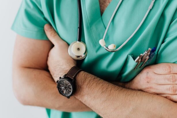 investigatie medicii britanici au folosit un software ai neomologat pentru a transcrie discutiile din timpul consultatiilor pacientilor 685a981cba665