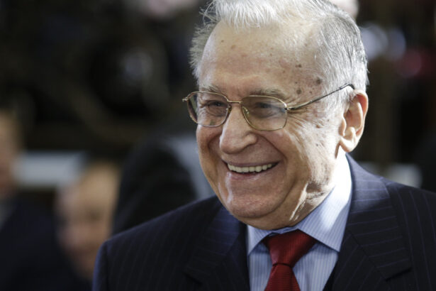ion iliescu explica de ce l a felicitat pe nicusor dan dupa alegerile prezidentiale m as fi bucurat sa fi castigat un candidat psd 6853f37b5af0d