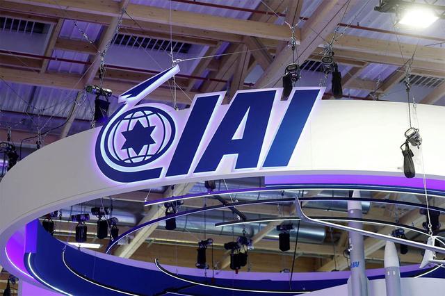 Israelul, supărat că guvernul Francez a interzis cinci standuri de armament la Salonul aeronautic din cauza expunerii armelor ofensive 1 israelul infuriat dupa ce guvernul francez i a interzis cinci standuri de armament la salonul aeronautic deoarece nu a indepartat armele ofensive
