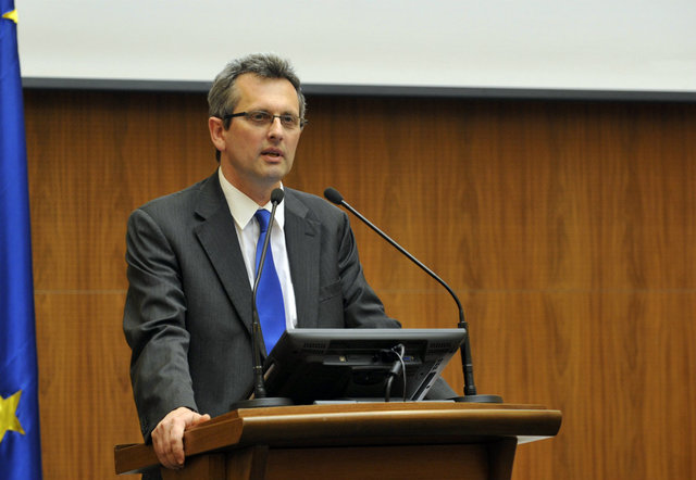 lazea bnr deficitul mare a fost normalizat in discursul public cresterea salariilor si pensiilor peste productivitate a generat inflatie si deficit