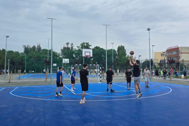 live foto video constanta restart si partenerii sai inaugureaza baza sportiva de la palatul copiilor refacuta prin eforturile comunitatii catalin filisan este o mare bucurie pentru noi 685fa5efcfe3d