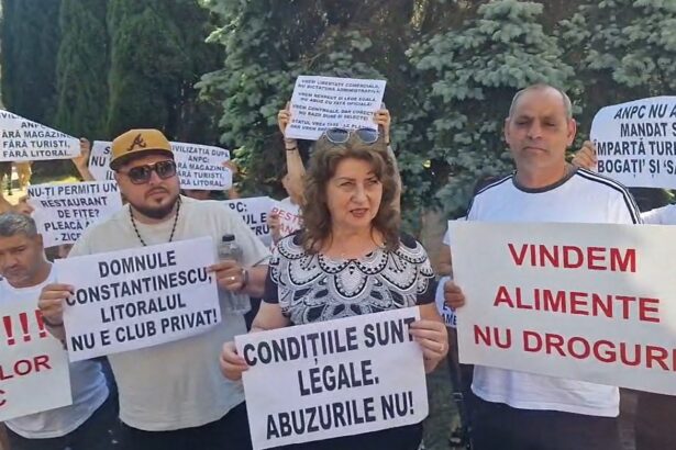 live protest al comerciantilor de pe litoral in fata prefecturii constanta este vizata activitatea de control a protectiei consumatorilor legata de micile magazine alimentare 684296df232b9