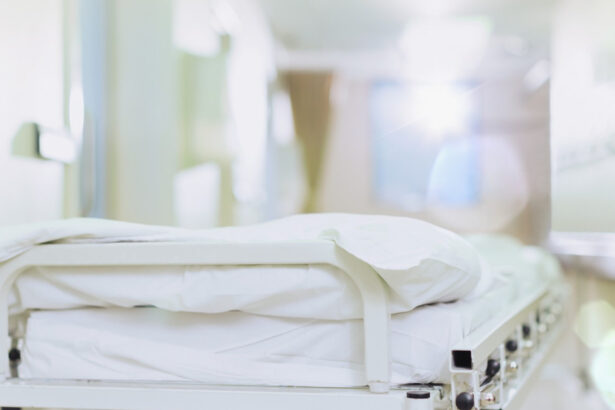 medicii care pleaca mai devreme de la spital pentru a lucra la privat risca sa ramana fara loc de munca 685fc77a7cca0