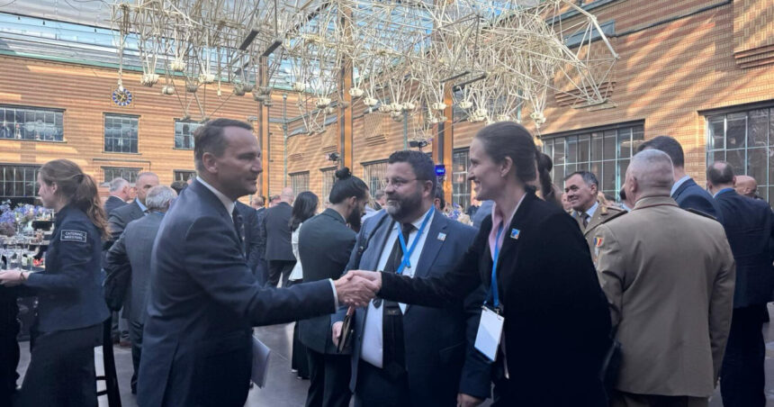 Ministrul de Externe, Oana Ţoiu, a participat la Consiliul NATO-Ucraina: „Avem o misiune importantă de îndeplinit împreună” 1 ministrul de externe oana toiu a participat la consiliul nato ucraina avem o misiune importanta de indeplinit impreuna 685b93b4de73e