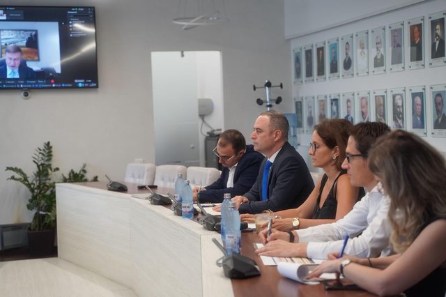 nazare am reluat dialogul pozitia ce privind capacitatea romaniei de a si creste veniturile si de a reduce credibil cheltuielile este mult mai rezervata decat in trecut 685ec8697a455