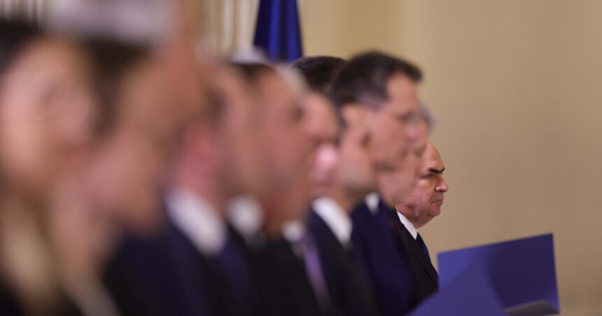 Nicuşor Dan, despre Guvernul cu cinci vicepremieri: „Când o să facem socoteala o să fie mai puţini oameni în aparatul guvernamental” 1 nicusor dan despre guvernul cu cinci vicepremieri cand o sa facem socoteala o sa fie mai putini oameni in aparat 685e6cc7e1a9c