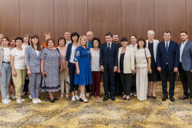 nicusor dan s a intalnit cu membrii comunitatii romanesti din zona odesa ne am asumat ca vom deschide repede consulatul de acolo 6849fc30637c0