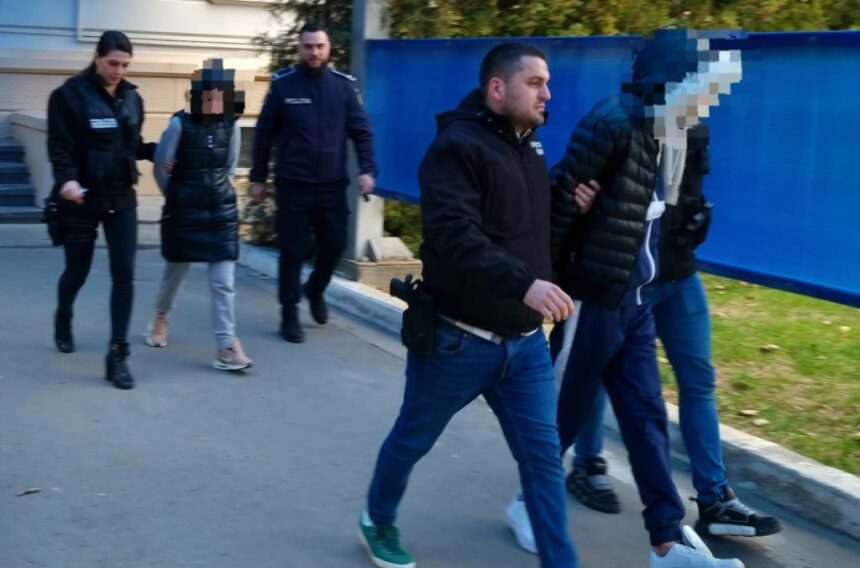 o femeie si iubitul acesteia acuzati ca au santajat mai multi barbati pe care i au filmat in ipostaze intime fara acordul lor ajung la inchisoare 685dc41ea92d0
