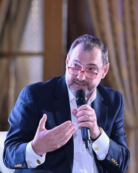 Opinii: Soluție fiscală sau capcană economică? Impactul majorării taxelor asupra deficitului bugetar al României 1 opinii solutie fiscala sau capcana economica de ce majorarea taxelor nu va rezolva problema deficitului bugetar al romaniei 6862109b8270e