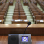 parlamentarii din comisii nu vor mai putea utiliza masinile de serviciu in perioada vacantei 6852c060795ac