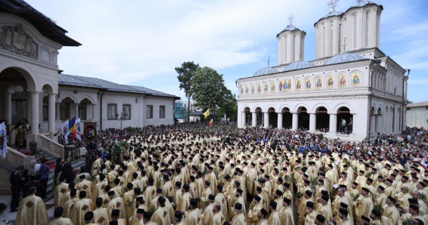 Patriarhia Română, în urma cazurilor celor două femei însărcinate ucise de parteneri: „Fenomene care afectează grav unitatea familiei” 1 patriarhia romana dupa cazurile celor doua femei insarcinate ucise de parteneri fenomene care afecteaza grav unitatea familiei 68519b5b6aba9