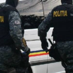 Percheziții la Inspectoratul de control rutier din Timișoara. Un inspector a fost prins luând mită. 2 perchezitii la inspectoratul de control rutier din timisoara un inspector a fost prins cu mita in buzunar 684929411f706