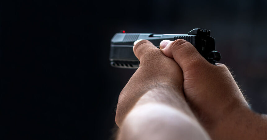 Persoanele inculpate în dosare penale nu mai au dreptul să cumpere sau să dețină arme, conform legii promulgate de Nicușor Dan. 1 persoanele inculpate in dosare penale nu mai pot cumpara sau detine arme lege promulgata de nicusor dan 6842febd16352