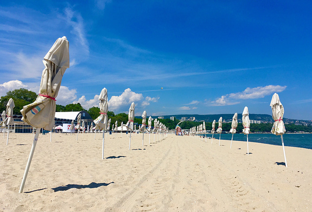 Plajele de pe litoral vor avea, într-o anumită cotă, acces liber și gratuit pentru public. "Accesul liber la mare și plajă a devenit, în multe zone, aproape imposibil!" 1 plajele de pe litoral vor avea intr o anumita cota acces liber si gratuit pentru public accesul liber la mare si plaja a devenit in multe zone aproape imposibil 685aa2cba3915