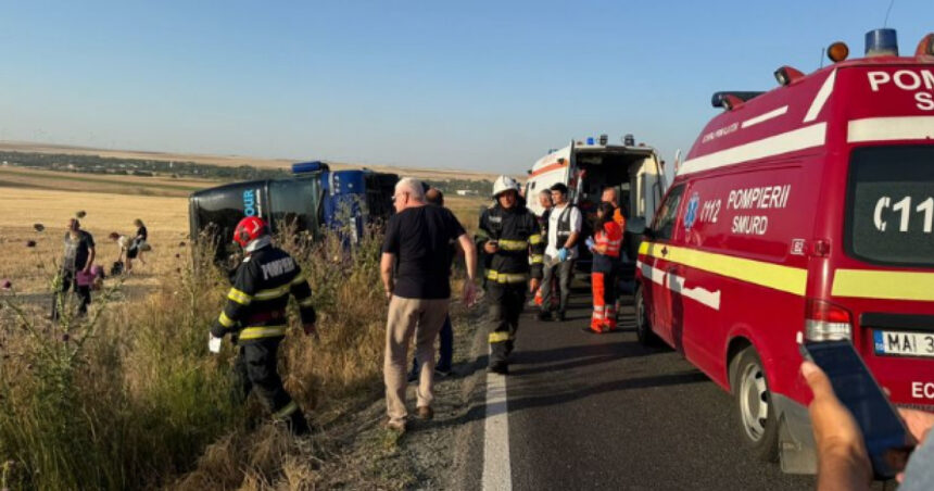 plan rosu de interventie in constanta activat dupa ce un autocar s a rasturnat in accident a fost implicat si un autoturism 685c2ae014307