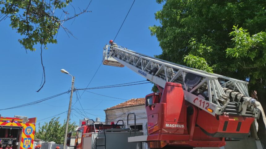 pompierii sunt in alerta anexa unei locuinte din murfatlar a luat foc 684ea2242d0cb