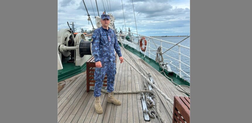 Povestea impresionantă a soldatului Robert Roșu: doi ani la Divizionul 150 Rachete Navale, Mangalia, urmat de experiențe în Anglia și Finlanda, la un abator de pui 1 povestea impresionanta a soldatului robert rosu am lucrat doi ani la divizionul 150 rachete navale mangalia dupa care am plecat in anglia apoi in finlanda la un abator de pui 68440f1a9542a
