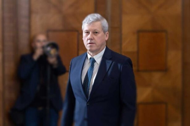 predoiu nu exista o problema de asigurare a platii pensiilor si salariilor 6842851664982