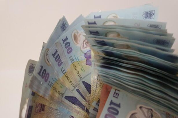 produsul intern brut estimat pentru trimestrul i date ajustate sezonier a fost de 447669 miliarde lei preturi curente in termeni nominali in termeni reali a fost stationar comparati 6842936e9ec5a