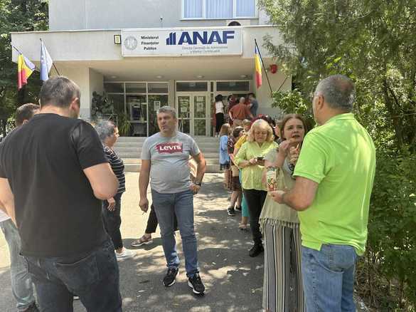 proteste spontane in mai multe institutii publice fata de reducerea sporurilor federatiile sindicale se pregatesc de miscari masive 685e8242e5617