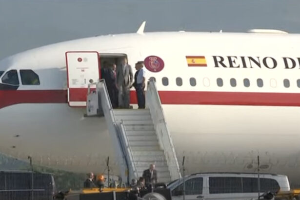 regele spaniei felipe al vi lea a ajuns luni seara la sibiu marti merge la poligonul cincu cu presedintele nicusor dan 684727f351417