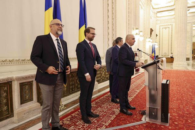 Rotativă la guvernare - premierul va fi de la PNL până în aprilie 2027 și de la PSD până în decembrie 2028. 1 rotativa la guvernare premierul va fi de la pnl pana in aprilie 2027 si de la psd pana in decembrie 2028 68591902f4000