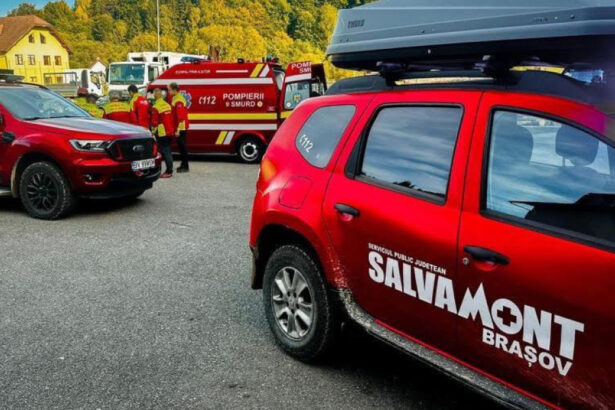 salvamontistii intervin pe un traseu din bucegi ca sa ajute o tanara accidentata la un picior un alt turist e blocat in fagaras 6856ddd825d21