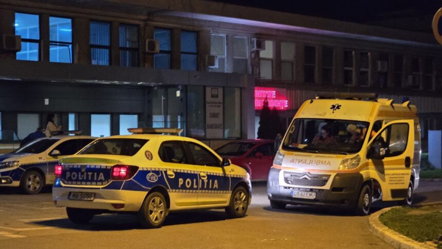 Scandal în zona CET, pe strada Ion Ursu! Suspectul principal, sancționat cu 2.000 de euro și transportat cu ambulanța la Psihiatrie 1 scandal in zona cet pe strada ion ursu suspectul principal amendat cu 2 000 de euro si dus cu ambulanta la psihiatrie 6848151ae0135
