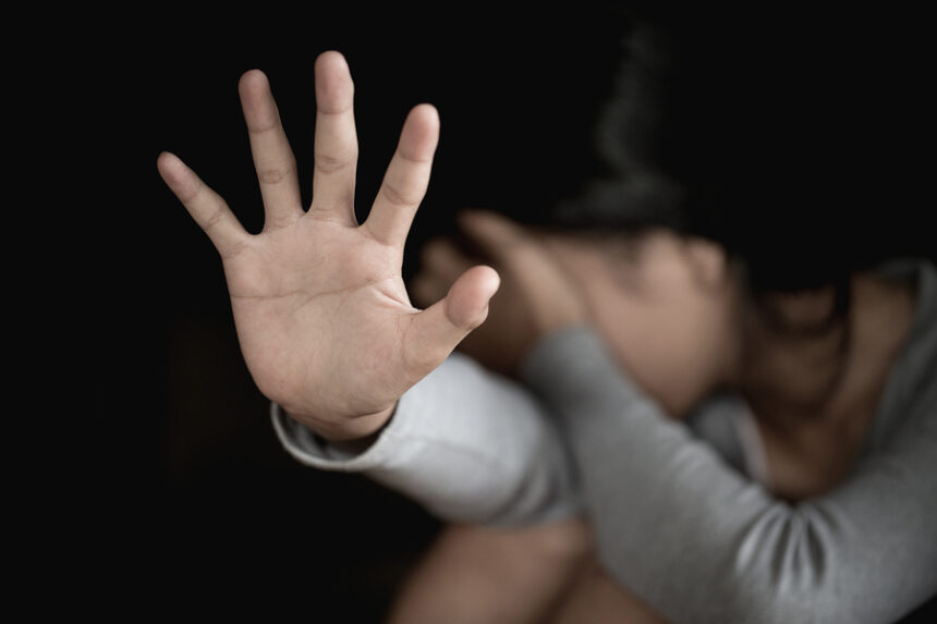 scandalos o minora de 14 ani a fost drogata de mai multi indivizi in curtea unei scoli din mangalia copila a fost gasita inconstienta in baia scolii 68416f5a88ccb