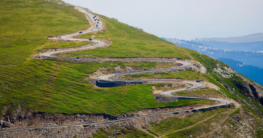 Redeschiderea circulației pe Transalpina, între Rânca și Curpăt: orele de trafic rutier și limita de viteză permisă 1 se redeschide circulatia pe transalpina intre ranca si curpat intre ce ore e permis traficul rutier si care e limita de viteza 6841c6d83b17d