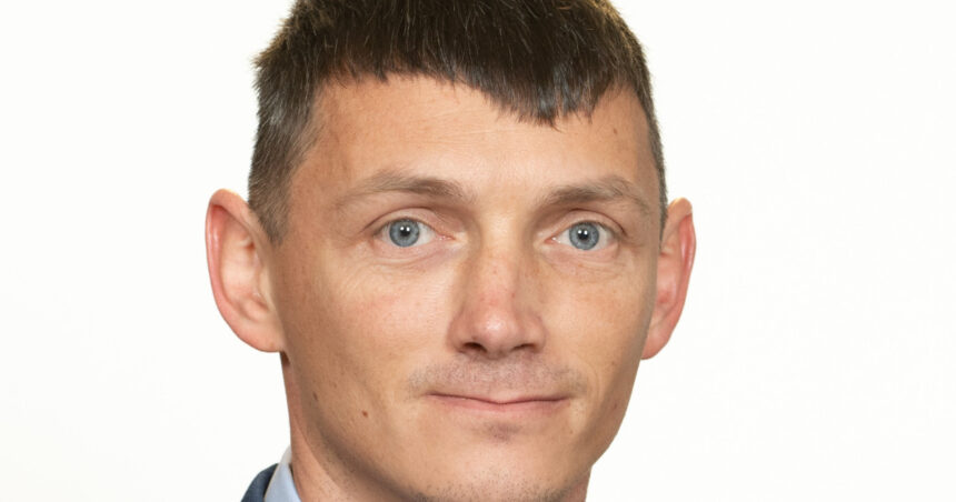 senatorul care sustine ca a facut facultatea la un site de matrimoniale a fost condamnat pentru conducere cu permisul suspendat 685197d6c6f5c
