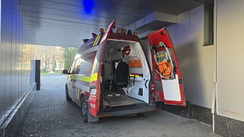 soferul unei autospeciale smurd amendat lasat fara permis pentru ca ar fi ignorat barierele de la o cale ferata 6846a49fb3bde