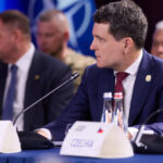 Sondaj: Peste două treimi din români doresc un rol activ al României în UE și întărirea relației cu SUA, sub conducerea lui Nicușor Dan 2 sondaj peste doua treimi din romani vor un rol activ al romaniei in ue si intarirea relatiei cu sua sub presedintia lui nicusor dan 6849375c3711a