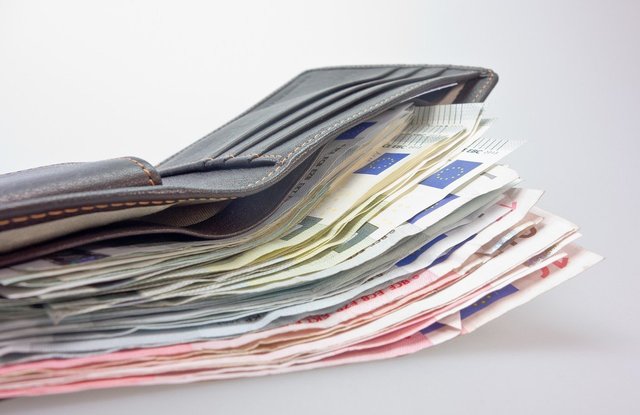 taxe de solidaritate avansate intre 1 si 3 din averile de peste 10 milioane euro 100 milioane euro sau 1 miliard de euro taxe pe cifra de afaceri de pana la 5 pentru marile companii 685ccaa9c2301