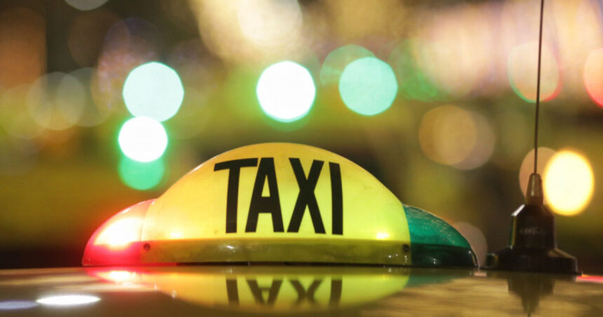 Taximetrist reținut pentru că ar fi solicitat unui turist nigerian de 90 de ani aproape 400 € pentru o cursă până la hotel 1 taximetrist retinut dupa ce i ar fi cerut unui turist nigerian de 90 de ani aproape 400 e pentru o cursa pana la hotel 68612003c188e