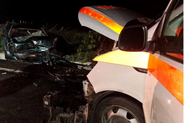 tragedie pe e85 doi tineri au murit dupa ce masina in care se aflau s a ciocnit cu o ambulanta 6854f38507926