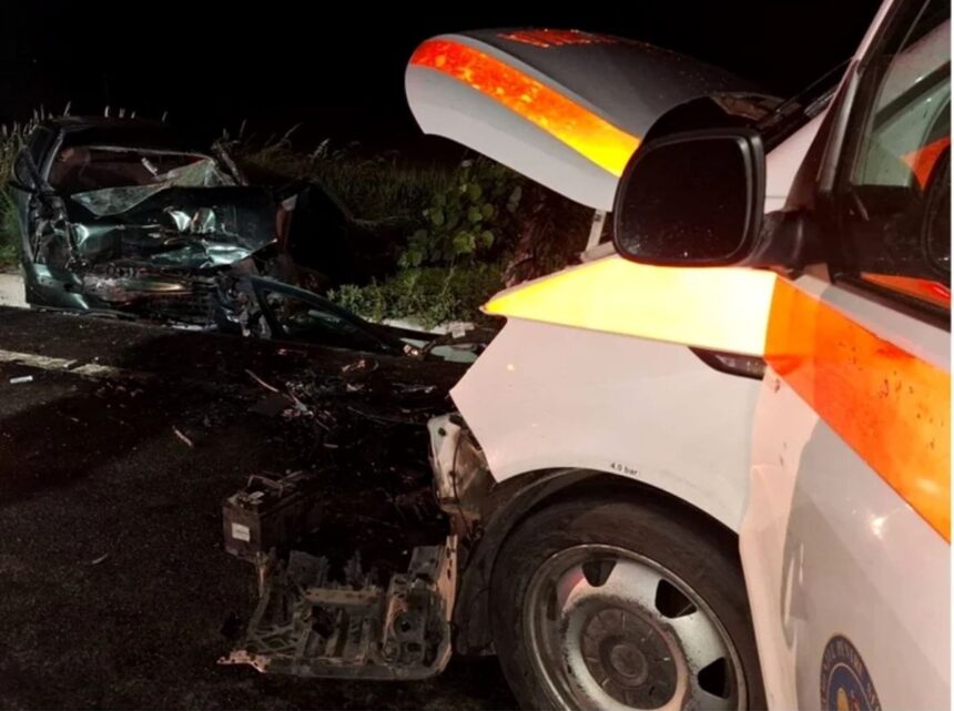 Tragedie pe E85: doi tineri au murit în urma coliziunii între mașina lor și o ambulanță 1 tragedie pe e85 doi tineri au murit dupa ce masina in care se aflau s a ciocnit cu o ambulanta 6854f38507926