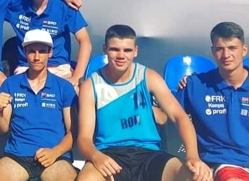 tudor serbanescu de la axiopolis cernavoda merge la europenele de beach handball la juniori 685eb3817230b