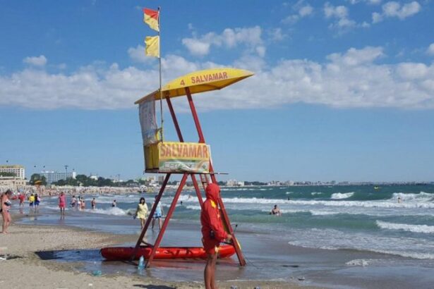 turisti inconstienti pericol pe litoral salvamarii au intervenit de urgenta la eforie sud 684eef78ae02d