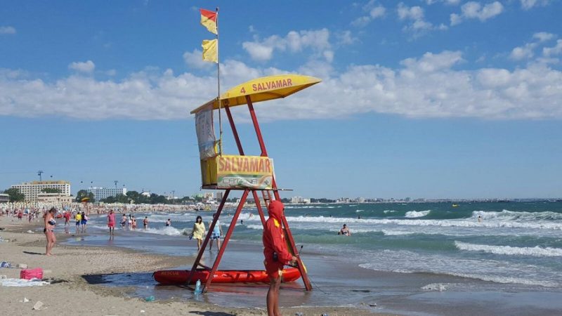 turisti inconstienti pericol pe litoral salvamarii au intervenit de urgenta la eforie sud 684eef78ae02d