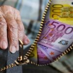 ULTIMA ORĂ Mișcare pregătită - Pensia specială, eliminată pentru persoanele condamnate pentru corupție 3 ultima ora miscare pregatita pensia speciala taiata persoanelor condamnate pentru coruptie 684a55b94207c