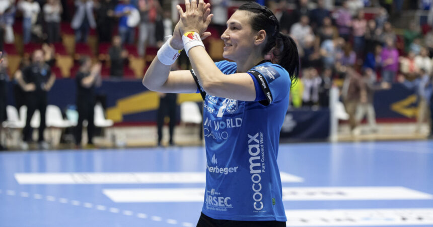 Ultimul meci din cariera Cristinei Neagu. Preşedintele Nicuşor Dan participă la Gala de retragere a sportivei. 1 ultimul meci din cariera cristinei neagu presedintele nicusor dan asista la gala de retragere a sportivei 6845a1bf42085
