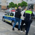 un cunoscut hot care a actionat si in buzau s a apucat sa fure si de la vecini l a dat de gol gletul care a curs din sac 685dbcf96245c
