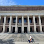 un judecator american blocheaza planul lui trump de a inchide portile harvard pentru studentii internationali 685a71d6e3a68