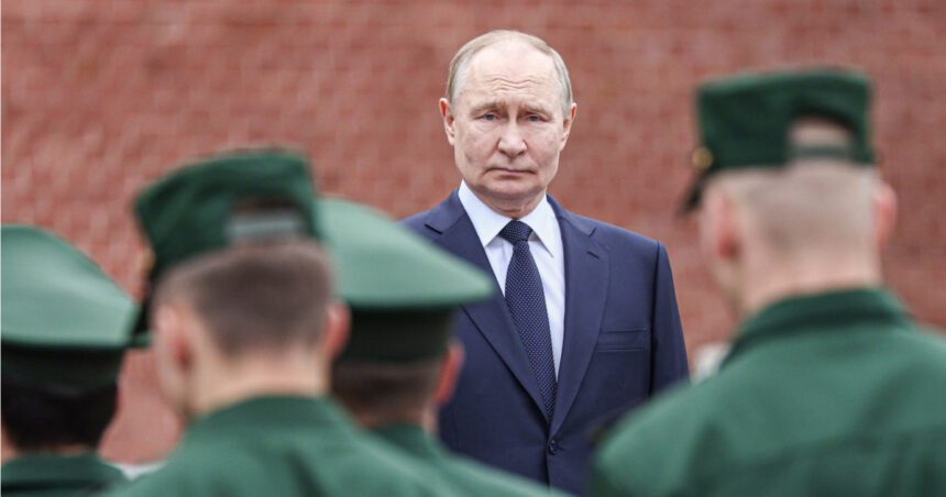 Un război între Rusia și NATO ar costa lumea 1,5 trilioane de dolari. Motivul pe care Putin l-ar putea utiliza pentru a iniția invazia. 1 un razboi intre rusia si nato ar costa lumea 15 trilioane de dolari incidentul de care putin s ar putea folosi ca sa lanseze invazia 685cf0b943cc7
