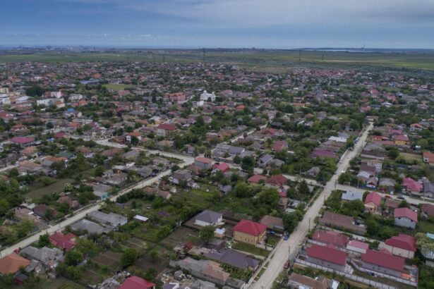 un teren si locuinta din cumpana detinute de o familie scoase la licitatie la pret redus cu 25 684e3fa30d2a6