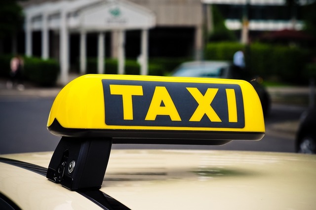 Controale multiple la taximetriști și la șoferii Uber și Bolt din aeroporturi 1 val de controale printre taximetristi dar si la soferii uber si bolt din aeroporturi 684d774156b95